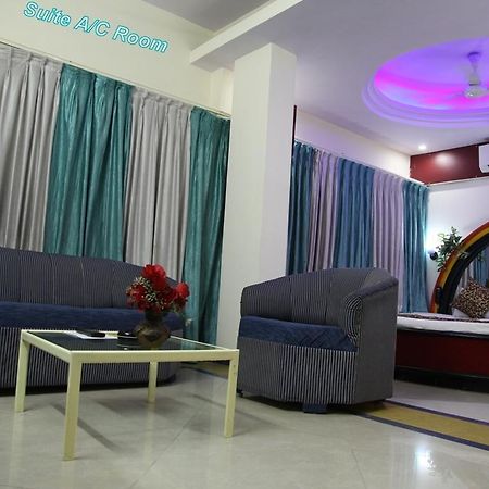 Hotel Aditya Rajkot Bagian luar foto