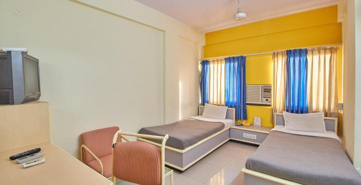 Hotel Aditya Rajkot Bagian luar foto